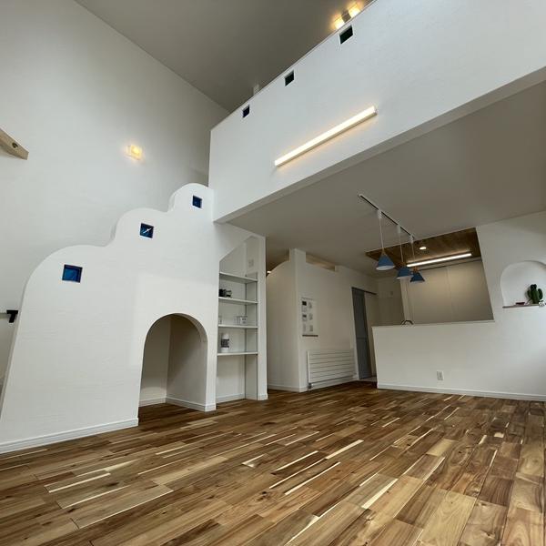 苫小牧市／爽やかな雰囲気がおしゃれな 地中海風デザインの家